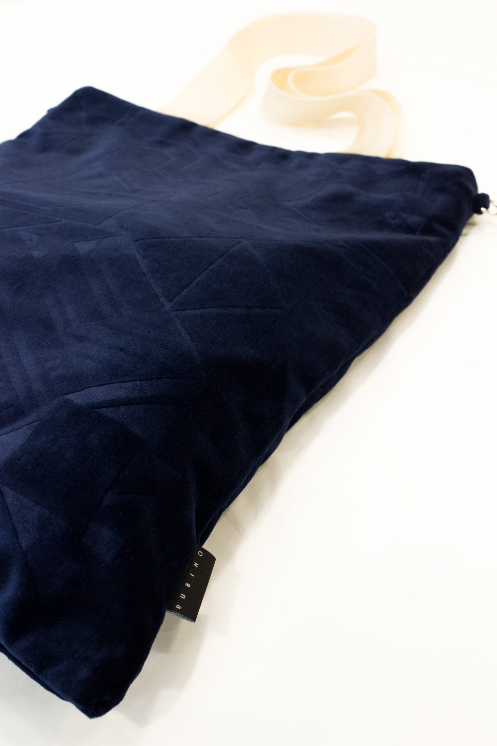 Rubino_totebag_velluto_blu03
