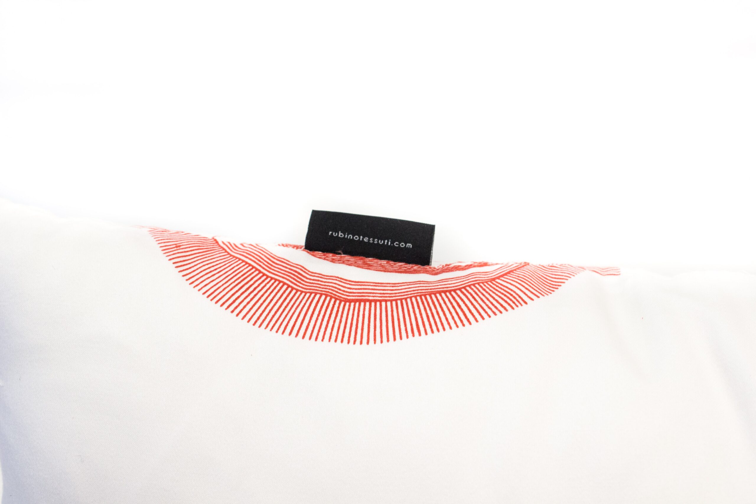 Rubino_cuscino_bianco/rosso_Sole02