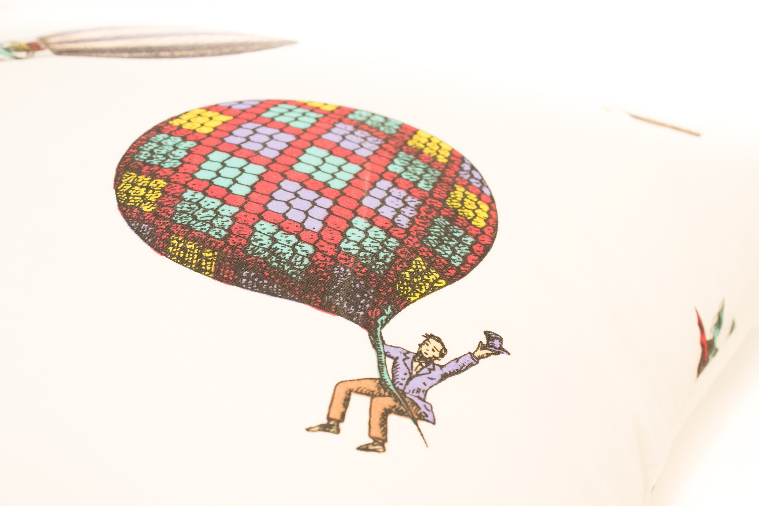 Rubino_cuscino_bianco_mongolfiere02
